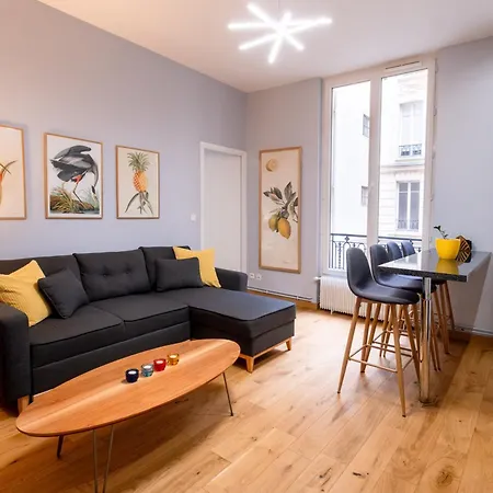 Luxury Flat Champs Elysees 4 Guests Appartement Parijs