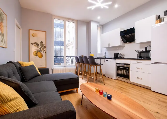 Luxury Flat Champs Elysees 4 Guests * Parijs
