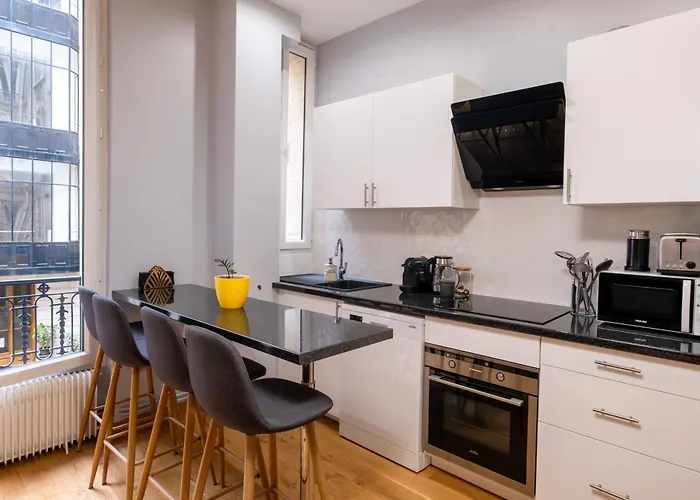 Appartement Luxury Flat Champs Elysees 4 Guests Parijs